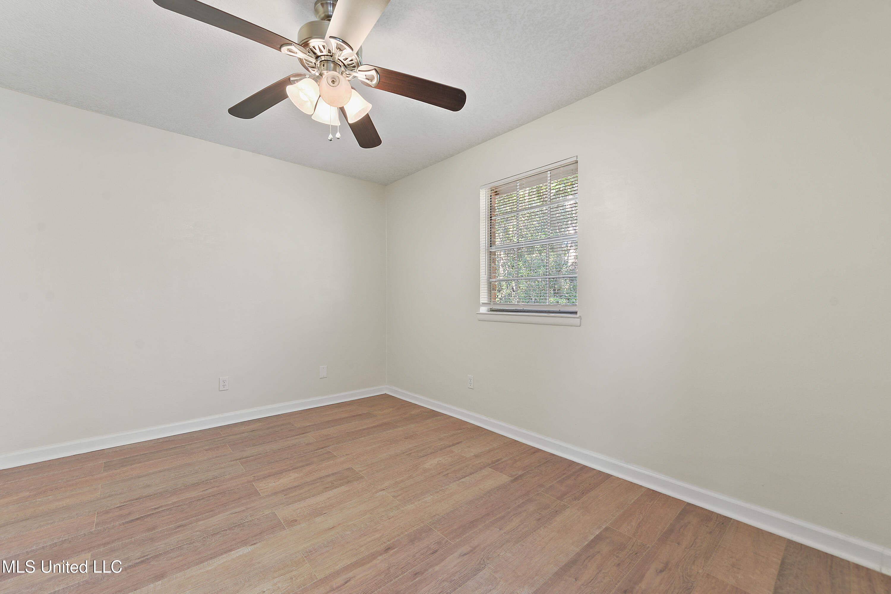 8605 Martin Bluff Road Gautier, MS 39553 - Photo 16 of 26 017 (11)