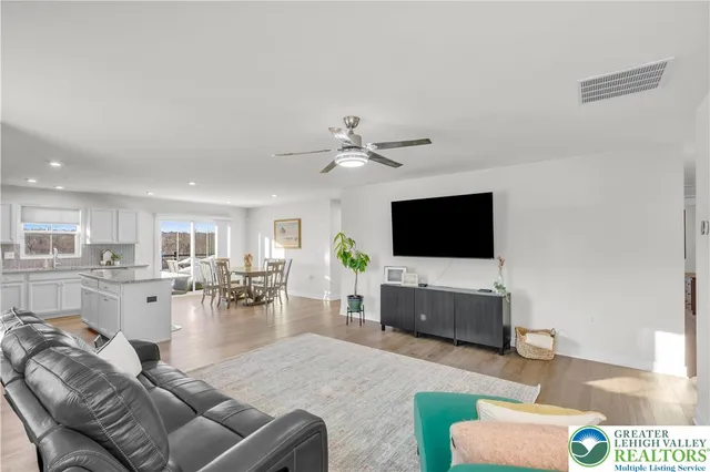 $448,500 | 4211 Mimosa Lane, Whitehall, PA 18052