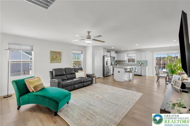 $448,500 | 4211 Mimosa Lane, Whitehall, PA 18052