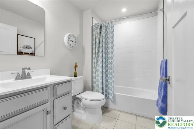 $448,500 | 4211 Mimosa Lane, Whitehall, PA 18052