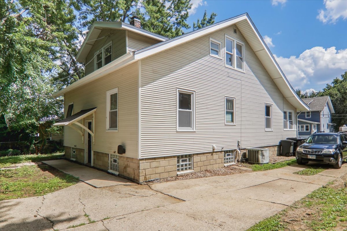 708 Dale Street Normal, IL 61761 - Photo 3 of 29