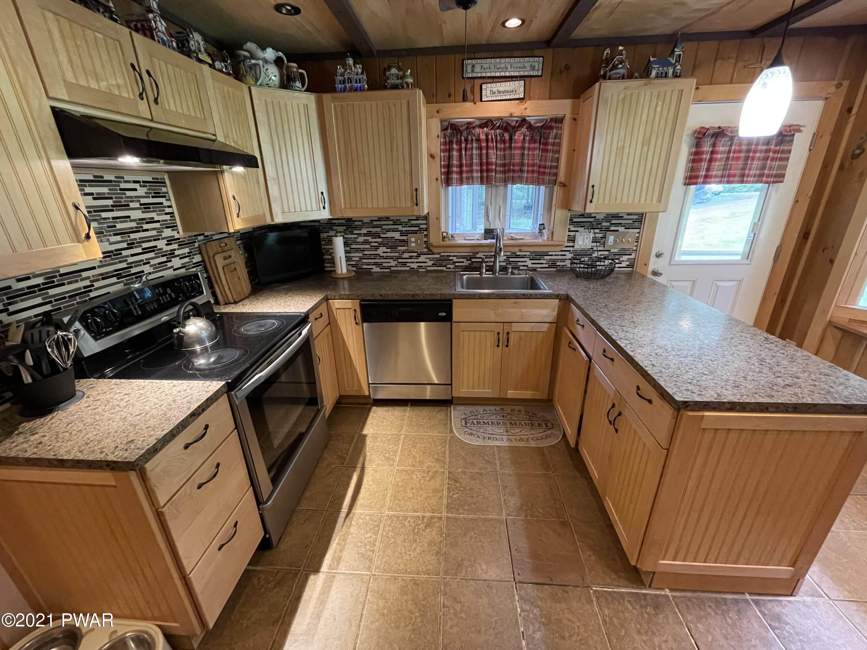 116 Cabin Ridge Road Hawley, PA 18428 - Photo 2 of 65 Modern Kitchen