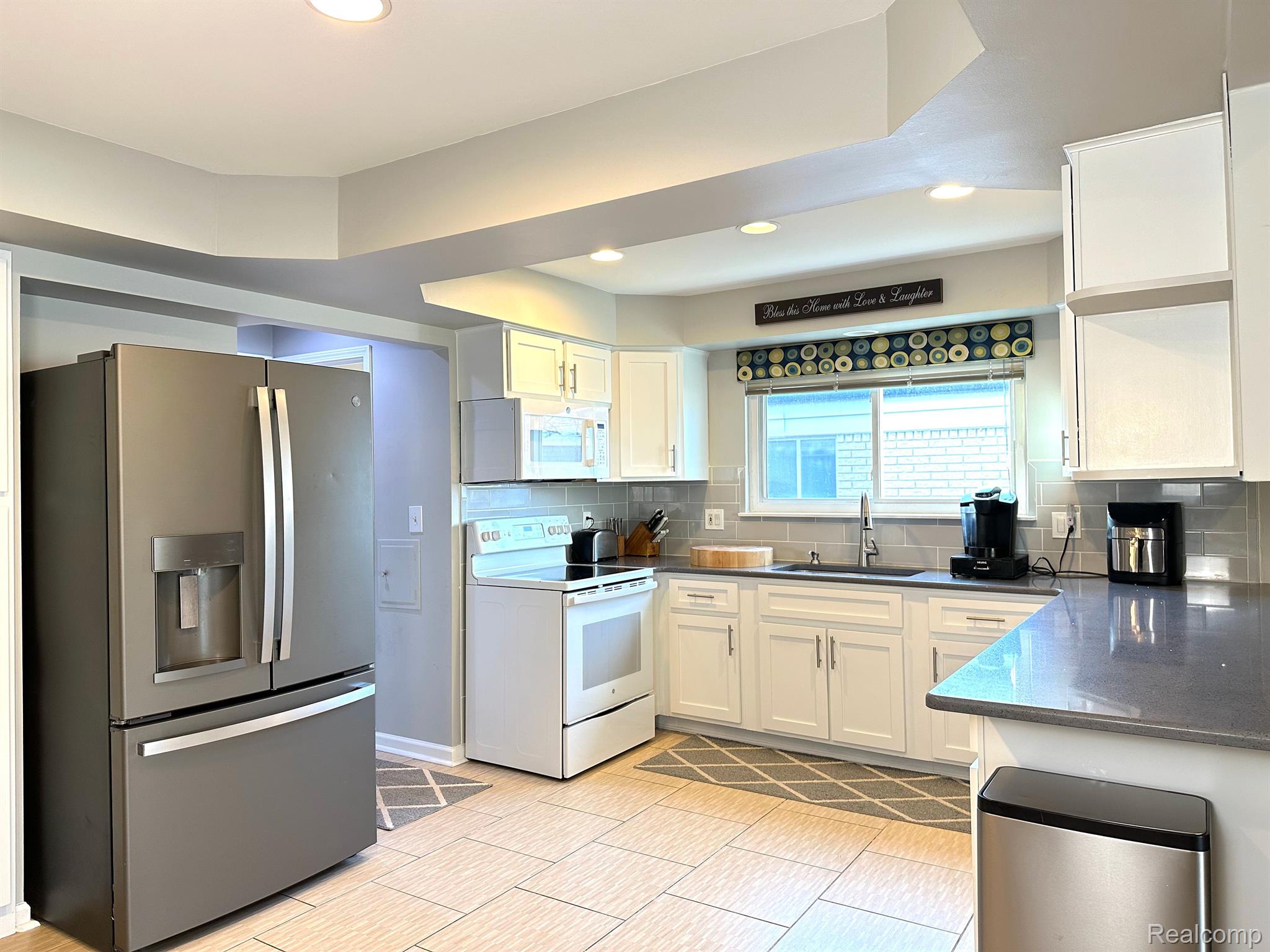 34642 Greentrees Road Sterling Heights, MI 48312 - Photo 8 of 23 Kitchen
