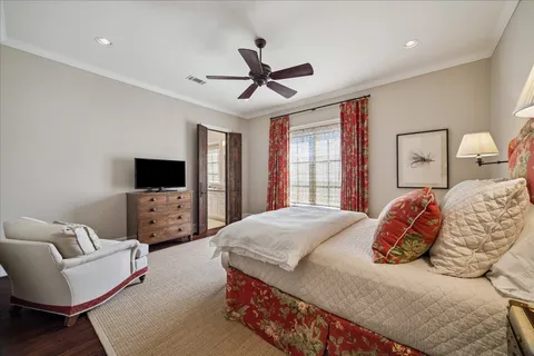 $7,595,000 | 724 West Friar Tuck Lane, Houston, TX 77024