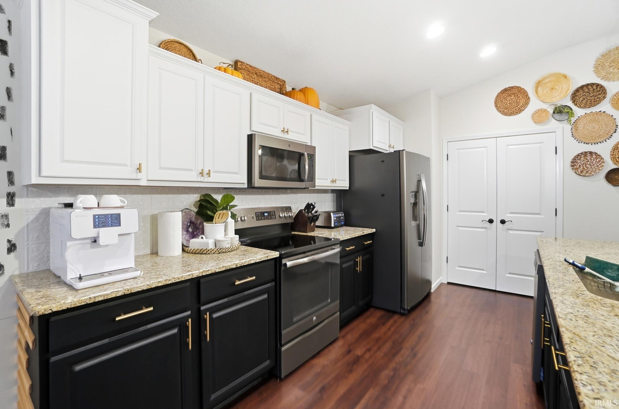 7920 Wethersfield Cove Fort Wayne, IN 46835 - Photo 11 of 36