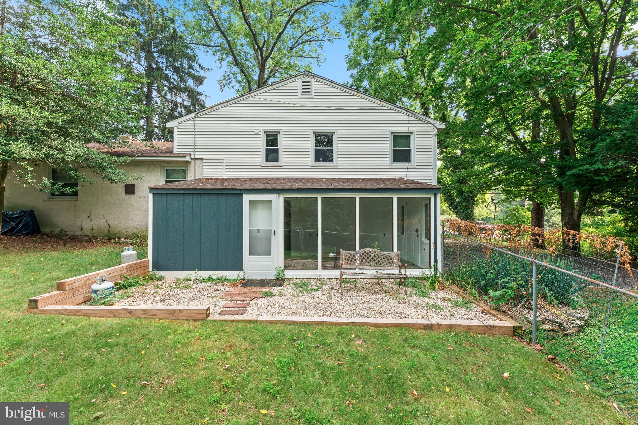 28 County Line Road Huntingdon Valley, PA 19006 - Photo 3 of 30