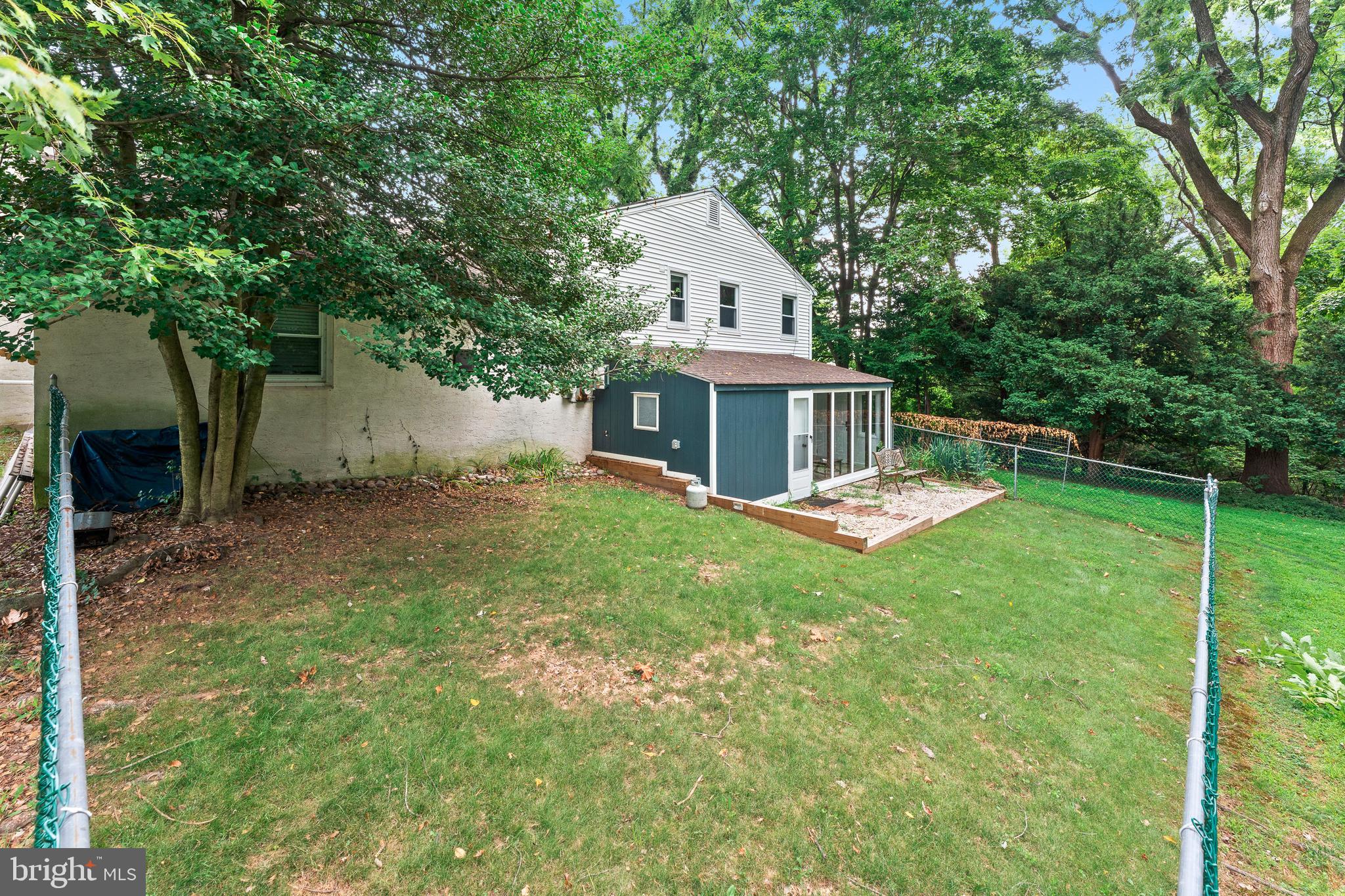 28 County Line Road Huntingdon Valley, PA 19006 - Photo 5 of 30