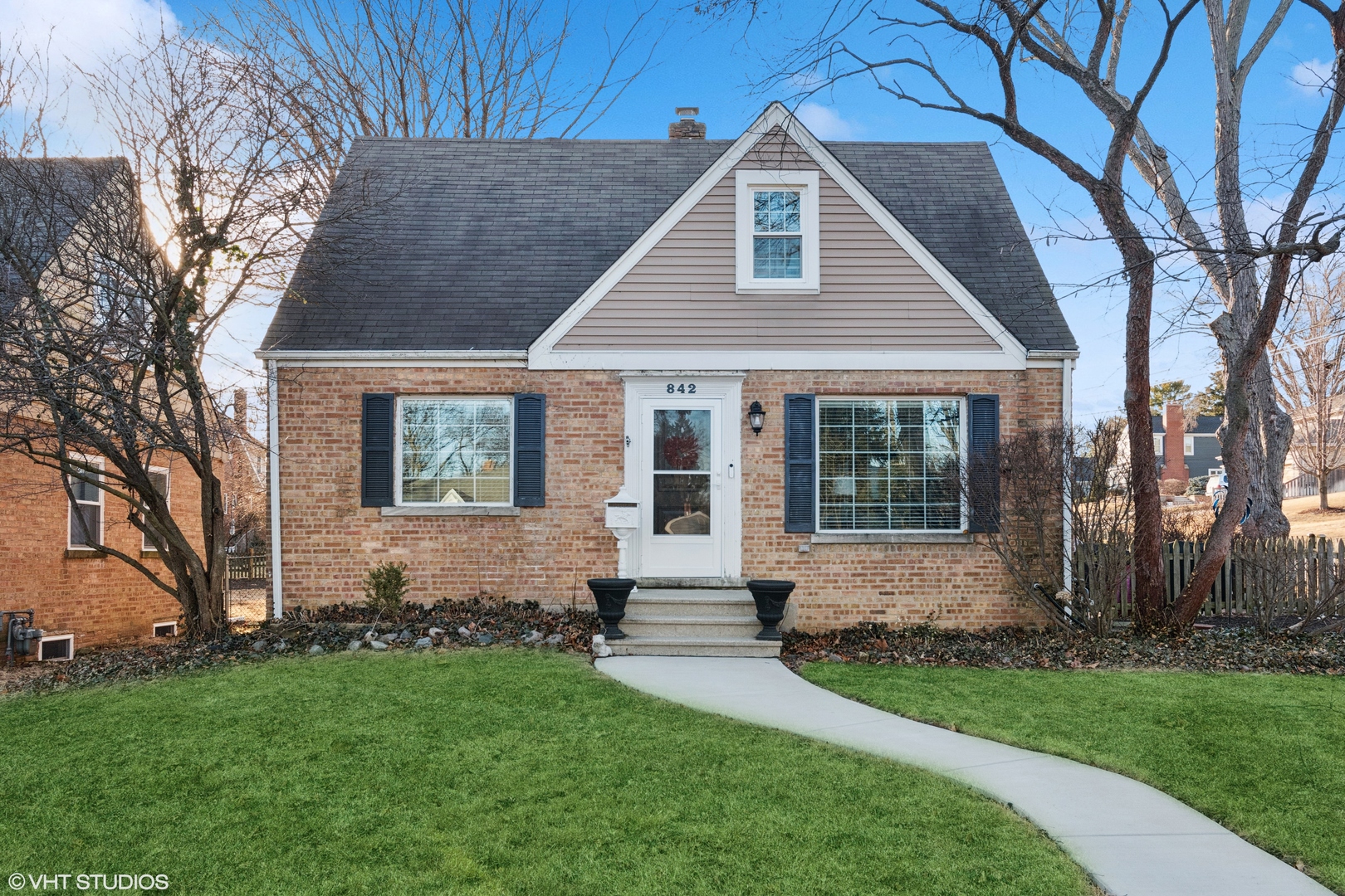 842 Pick Street Wheaton, IL 60187 - Photo 1 of 27 Gallery Image 1