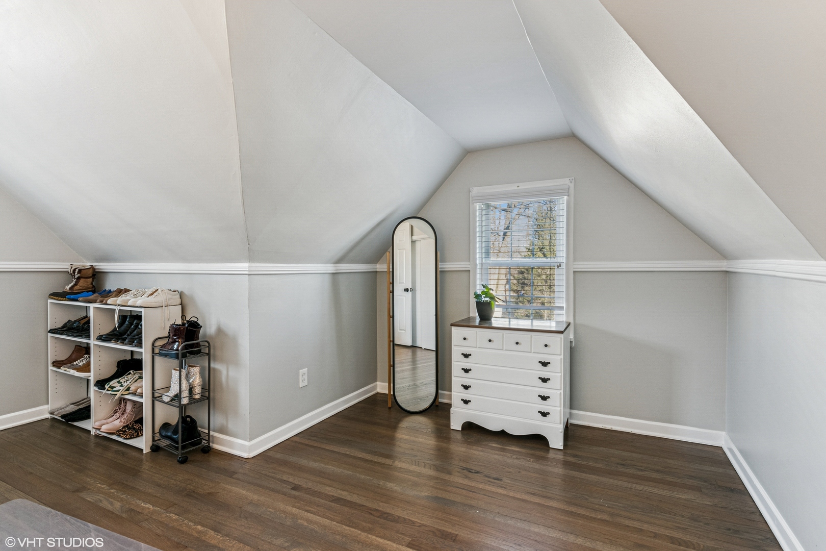 842 Pick Street Wheaton, IL 60187 - Photo 11 of 27 Gallery Image 11
