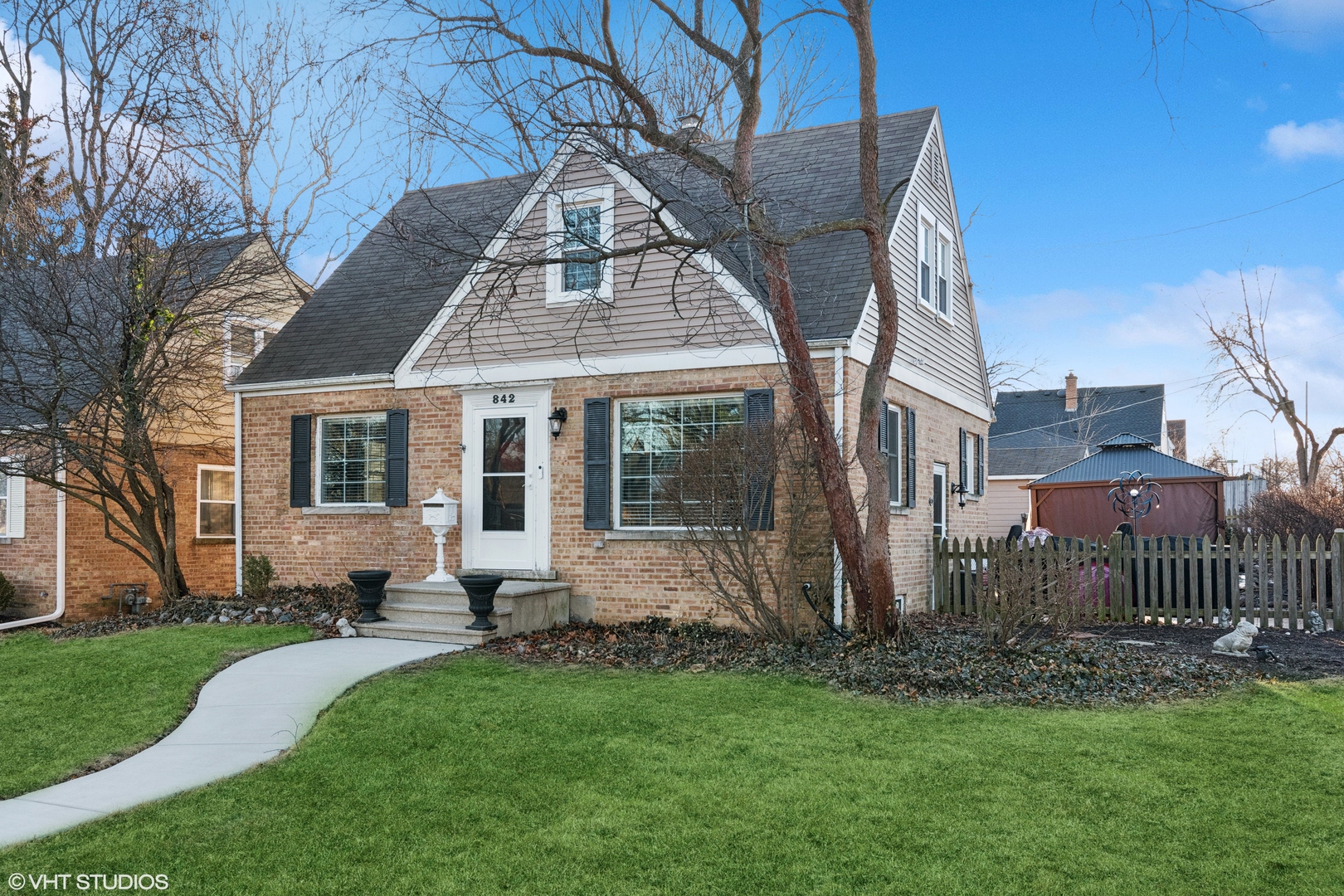 842 Pick Street Wheaton, IL 60187 - Photo 2 of 27 Gallery Image 2