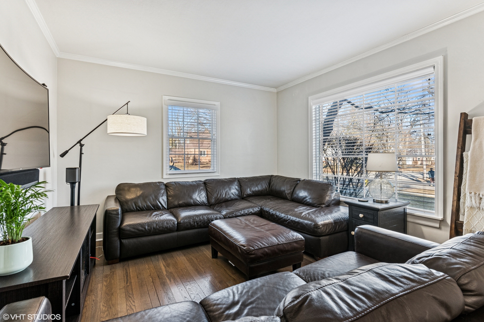 842 Pick Street Wheaton, IL 60187 - Photo 3 of 27 Gallery Image 3