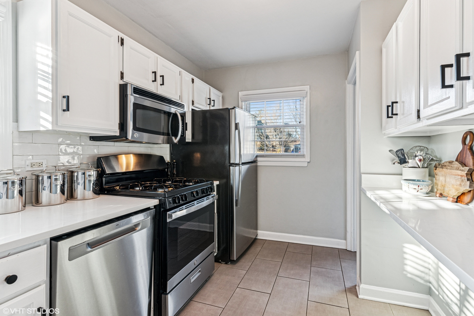 842 Pick Street Wheaton, IL 60187 - Photo 6 of 27 Gallery Image 6