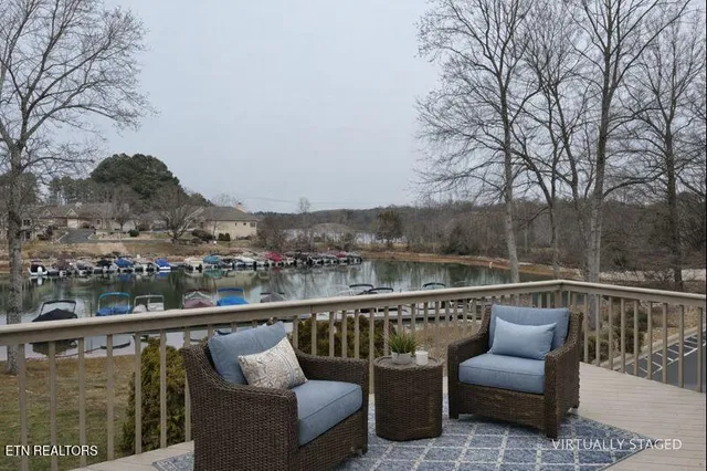 $819,900 | 510 Tanasi Lagoon Drive, Loudon, TN 37774