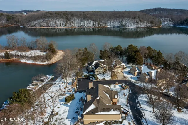 $819,900 | 510 Tanasi Lagoon Drive, Loudon, TN 37774