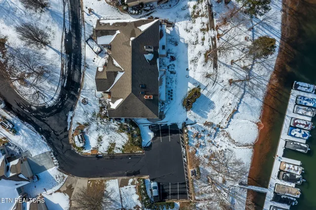 $819,900 | 510 Tanasi Lagoon Drive, Loudon, TN 37774