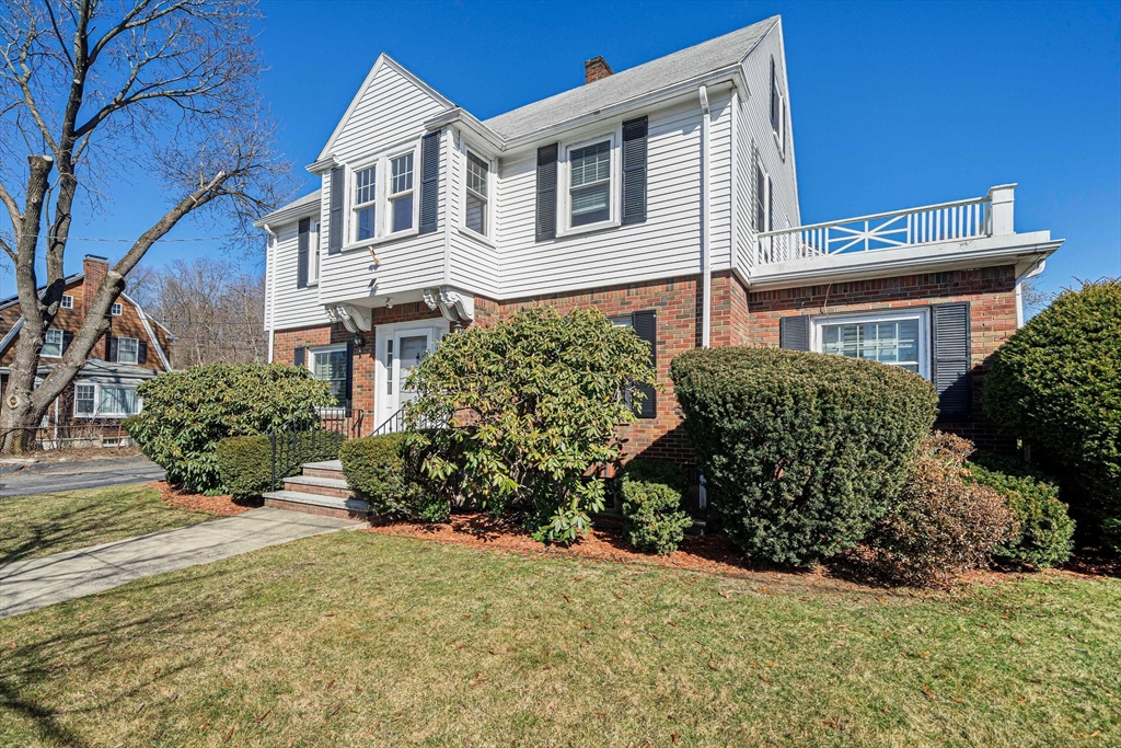 93 Lincoln Road Medford, MA 02155 - Photo 3 of 32