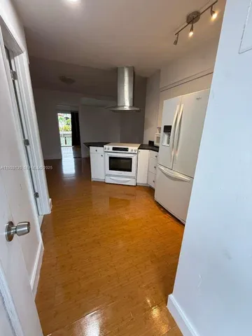 $1,700 | 2225 Northeast 123rd Street, Unit 104, North Miami, FL 33181