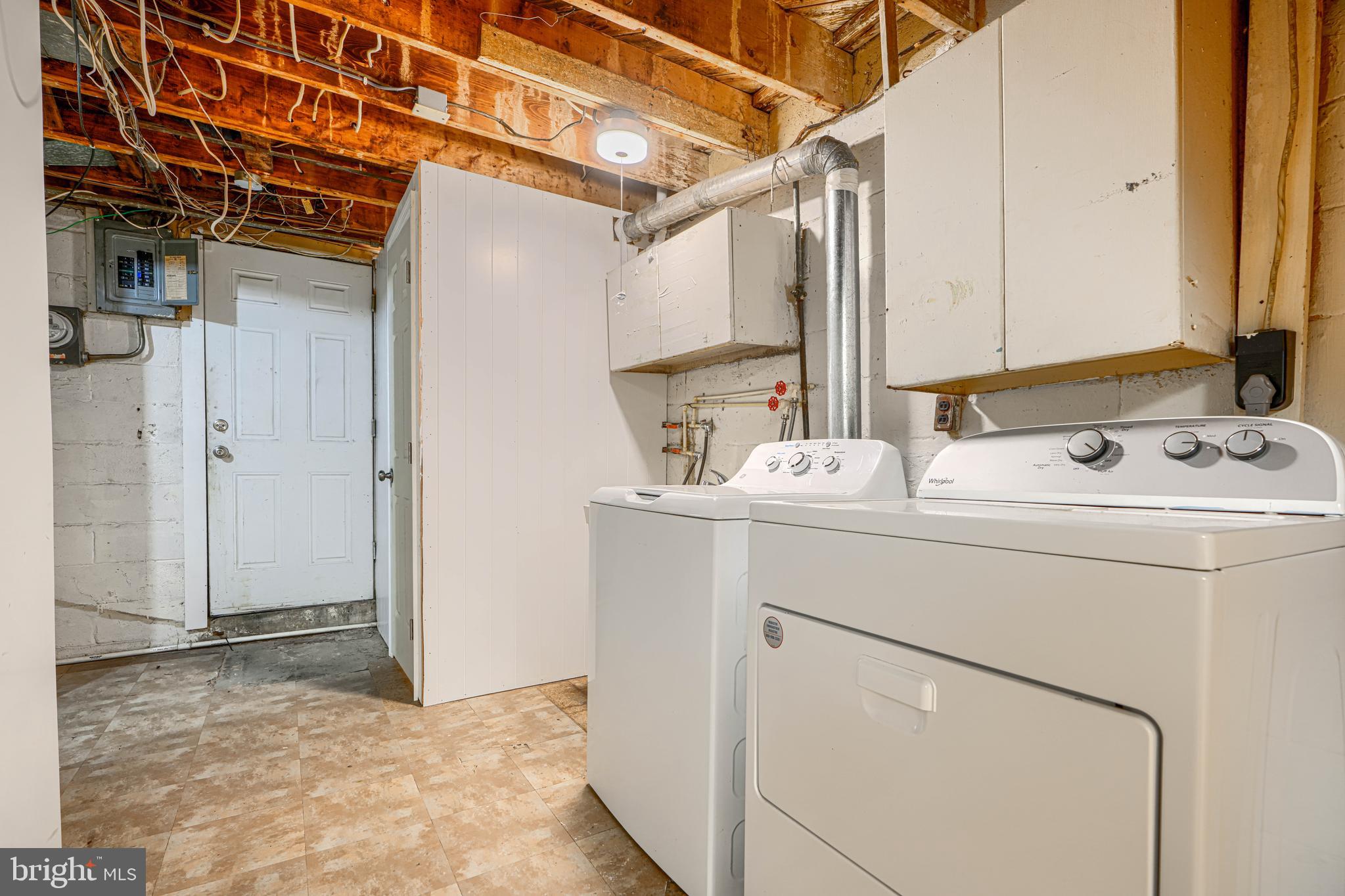 2073 Jasmine Road Baltimore, MD 21222 - Photo 23 of 29 a utility room with dryer and washer