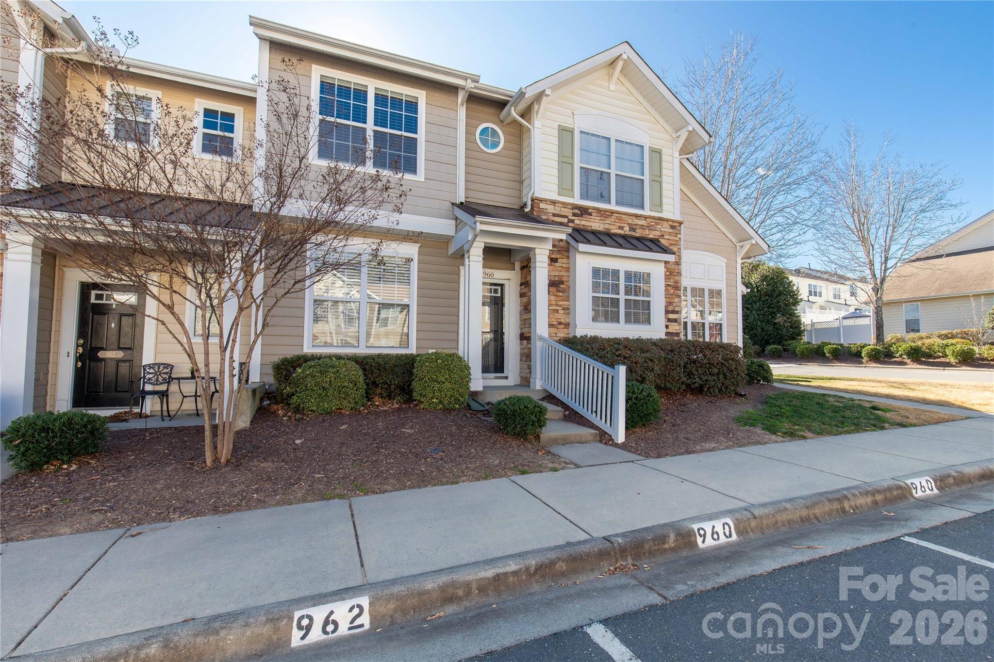 960 Copperstone Lane Fort Mill, SC 29708 - Photo 3 of 29 front view of a house with a yard