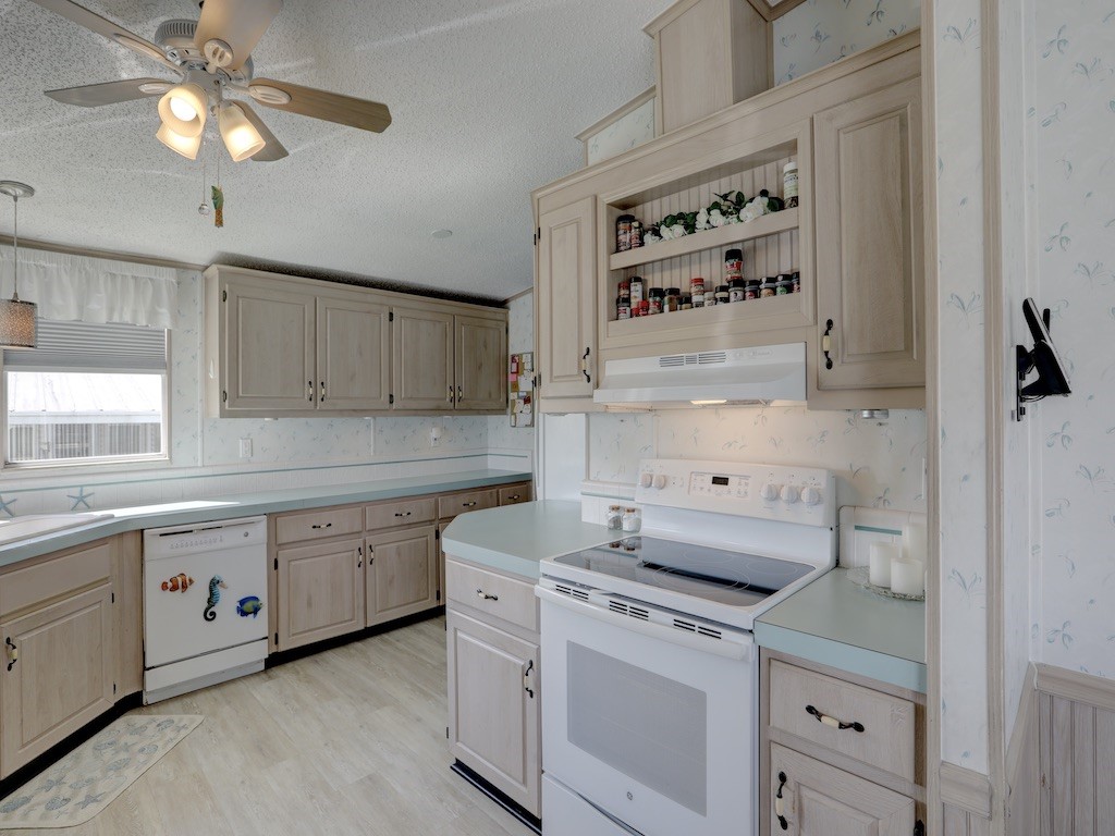 7574 Cedar Bark Road Micco, FL 32976 - Photo 7 of 27 Gallery Image 7