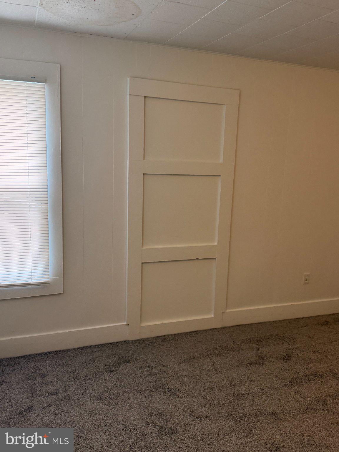 176 Griffith Street Salem, NJ 08079 - Photo 11 of 36 Charming room with natural light.