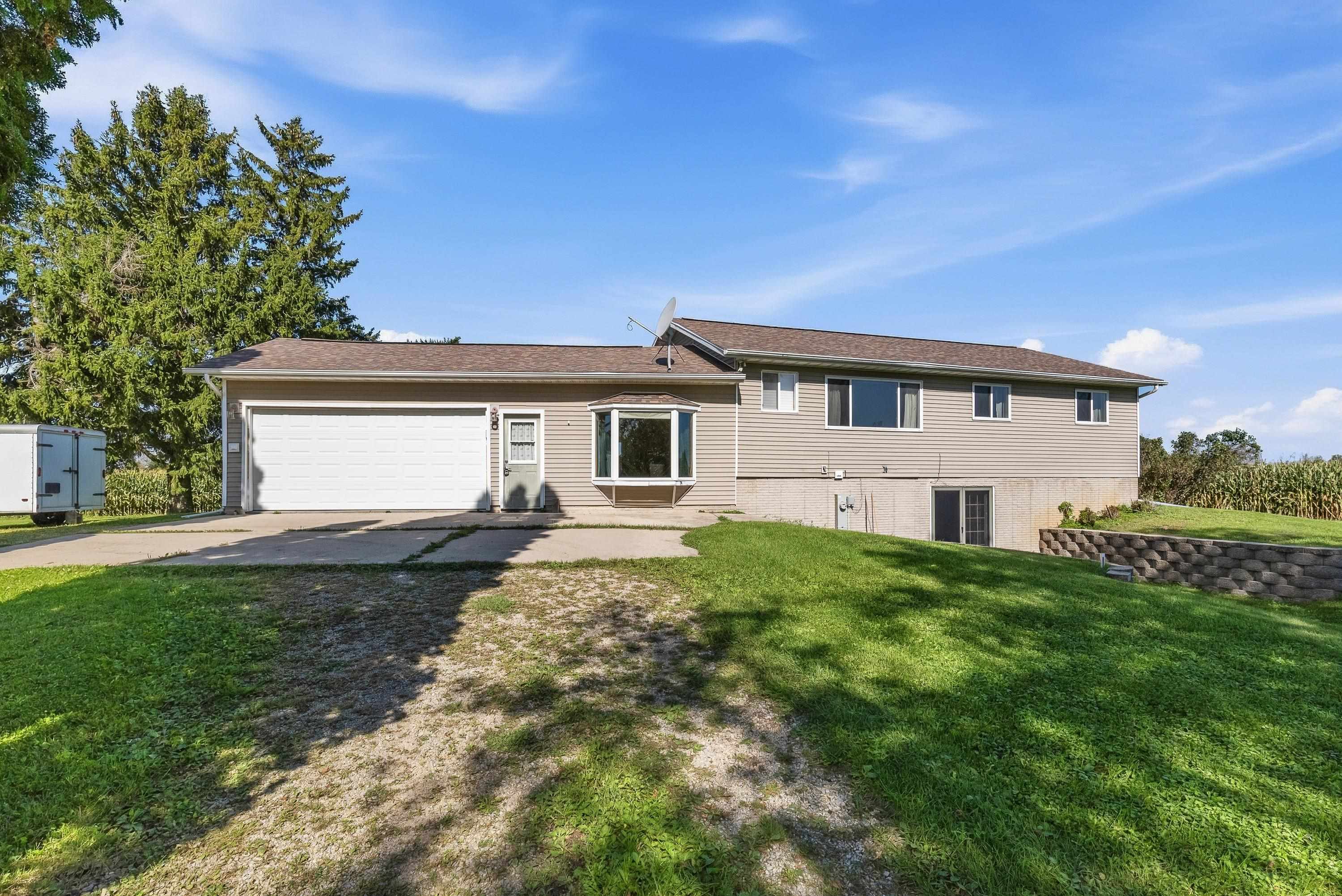 N5437 Blackbird Road Beaver Dam, WI 53916 - Photo 2 of 40 Gallery Image 2