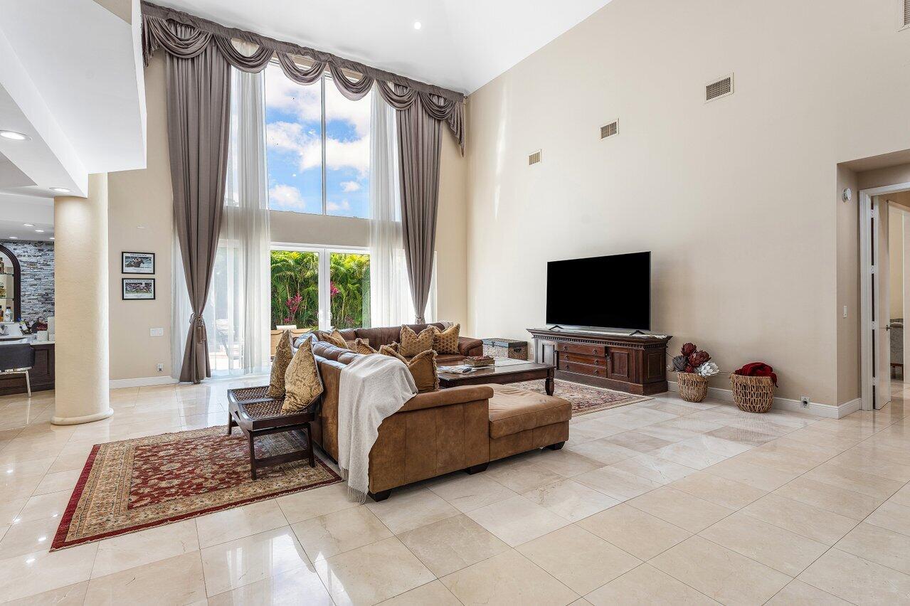 17906 Aberdeen Way Boca Raton, FL 33496 - Photo 5 of 106 Living Room