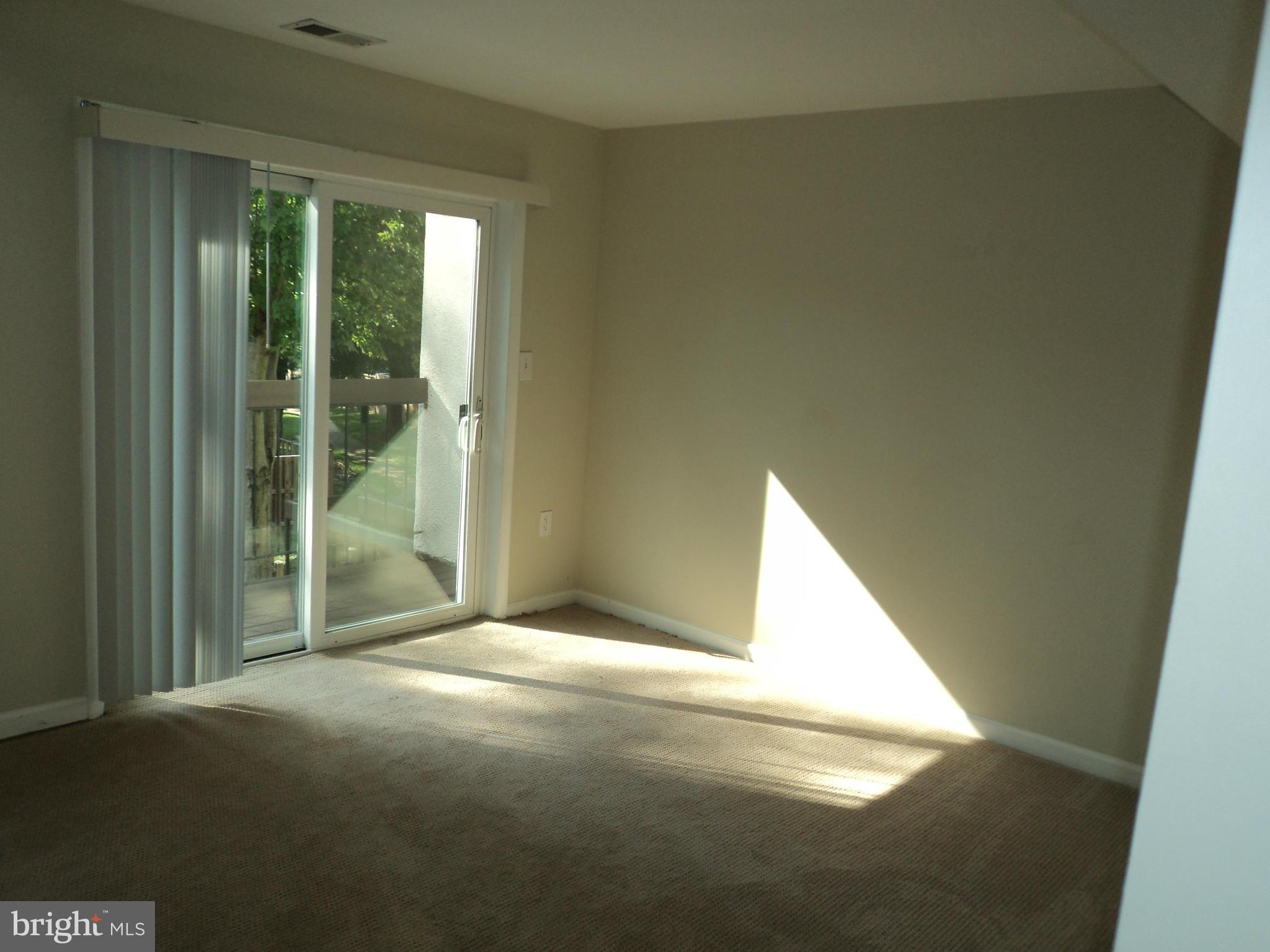 8012 Northumberland Road Springfield, VA 22153 - Photo 16 of 27 Living Room