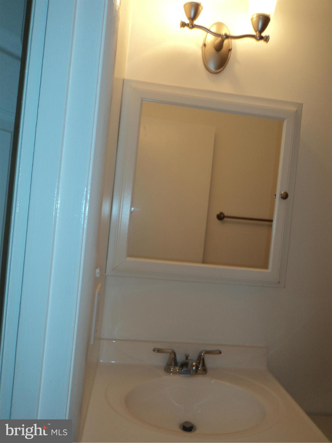 8012 Northumberland Road Springfield, VA 22153 - Photo 23 of 27 Bath