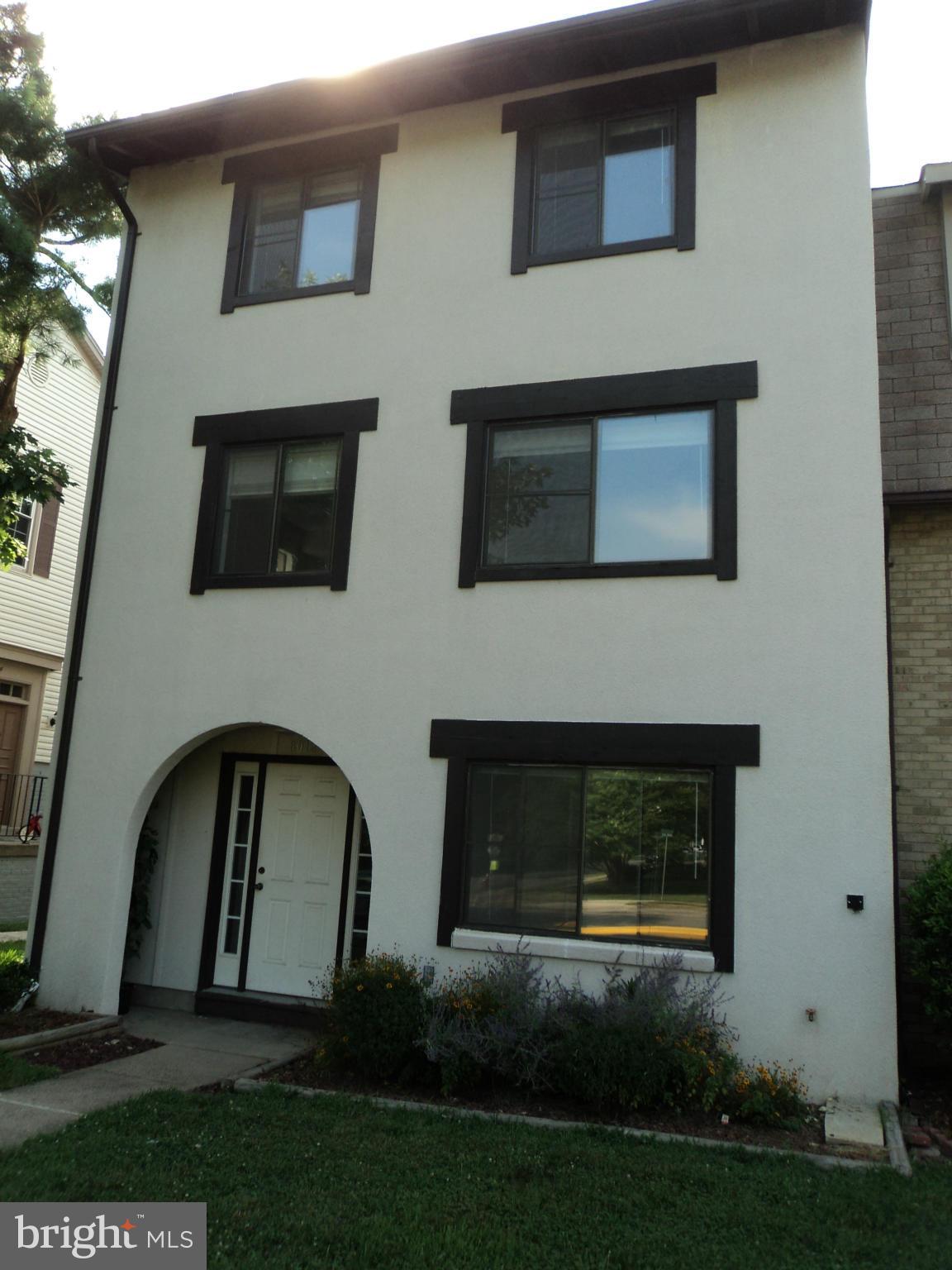 8012 Northumberland Road Springfield, VA 22153 - Photo 25 of 27 Exterior (Front)