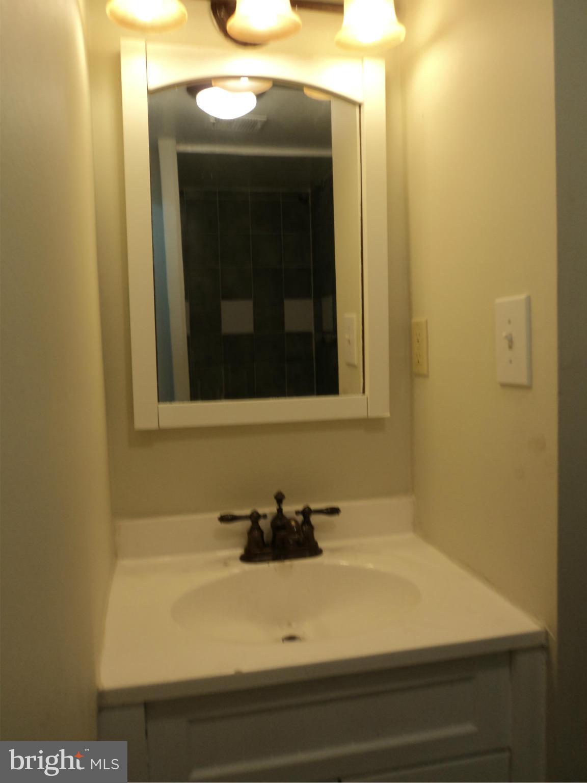 8012 Northumberland Road Springfield, VA 22153 - Photo 27 of 27 Bath