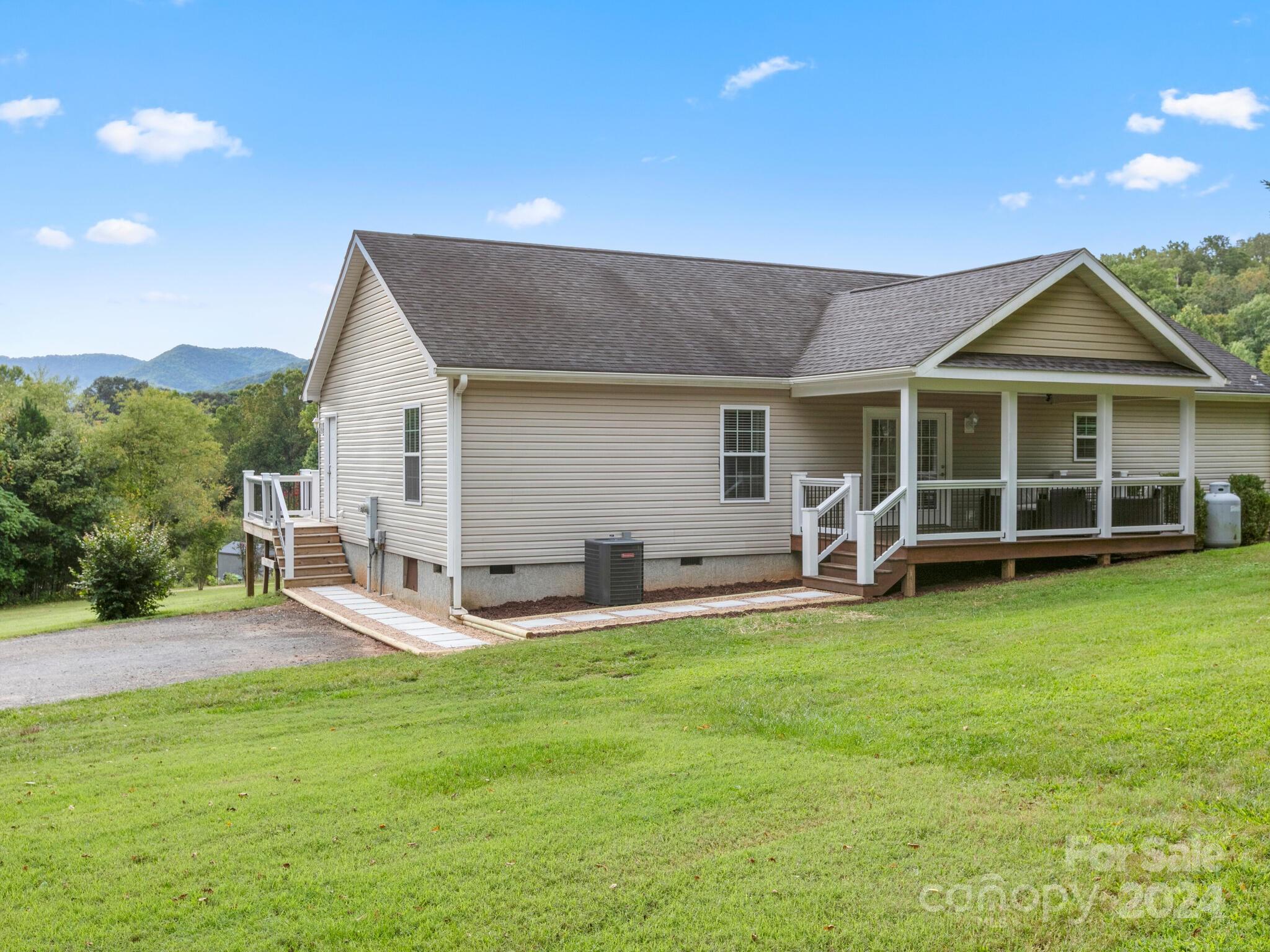 93 Israel Road Candler, NC 28715 - Photo 2 of 32 Gallery Image 2