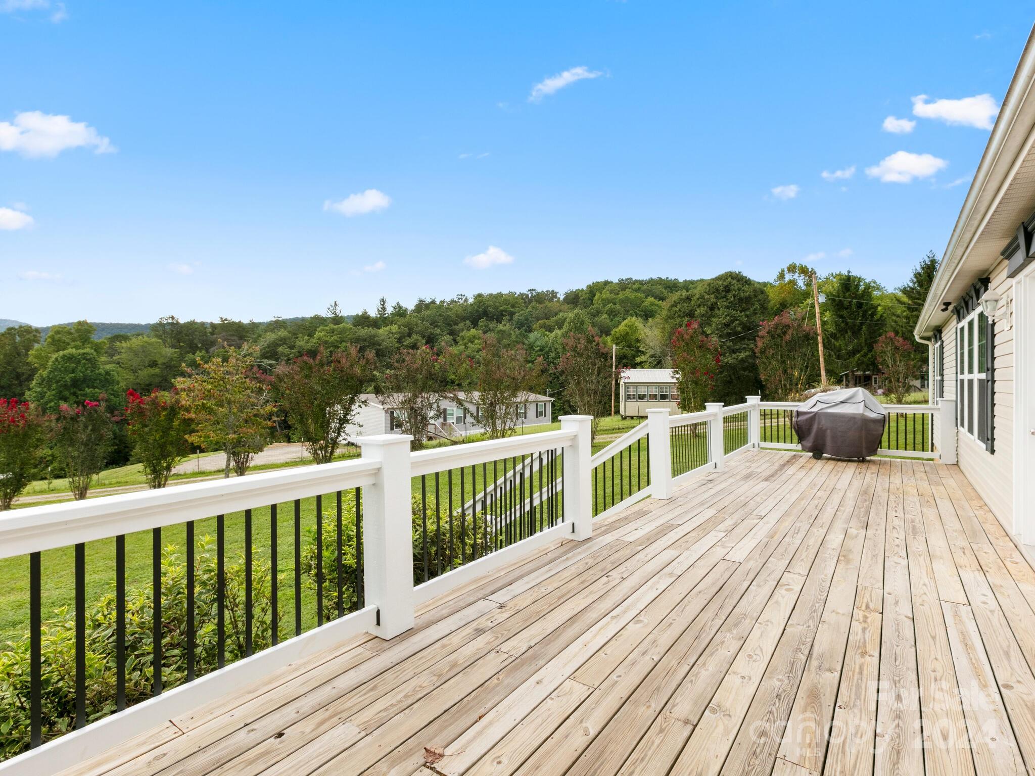 93 Israel Road Candler, NC 28715 - Photo 26 of 32 Gallery Image 26