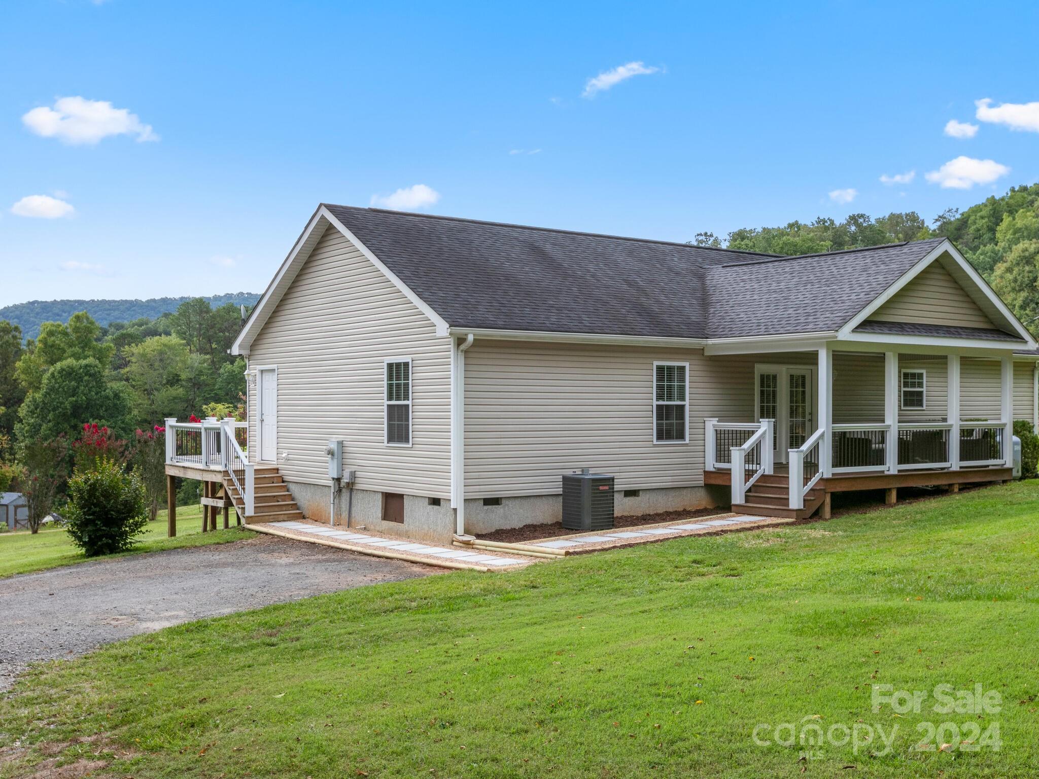 93 Israel Road Candler, NC 28715 - Photo 3 of 32 Gallery Image 3