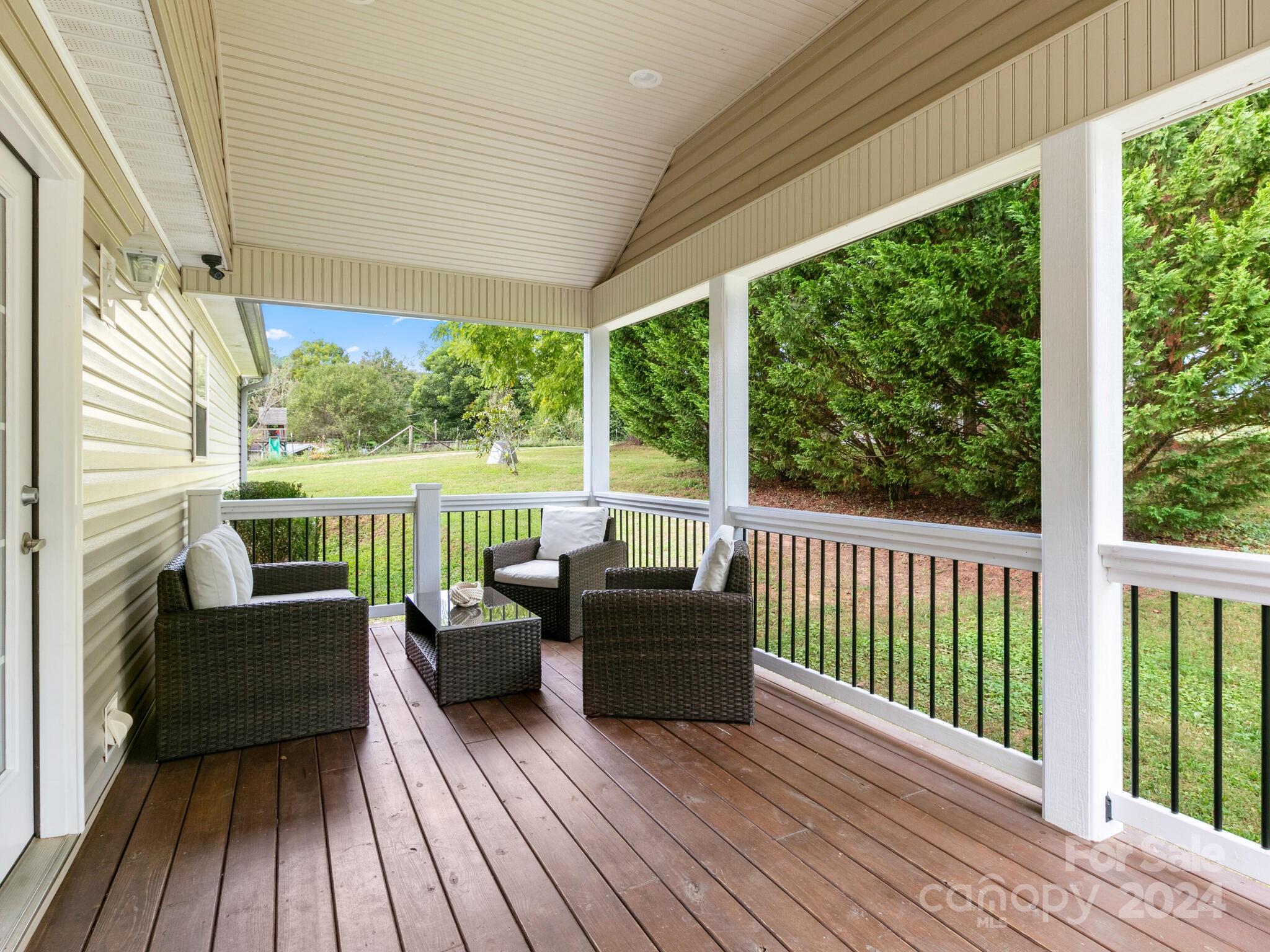 93 Israel Road Candler, NC 28715 - Photo 4 of 32 Gallery Image 4