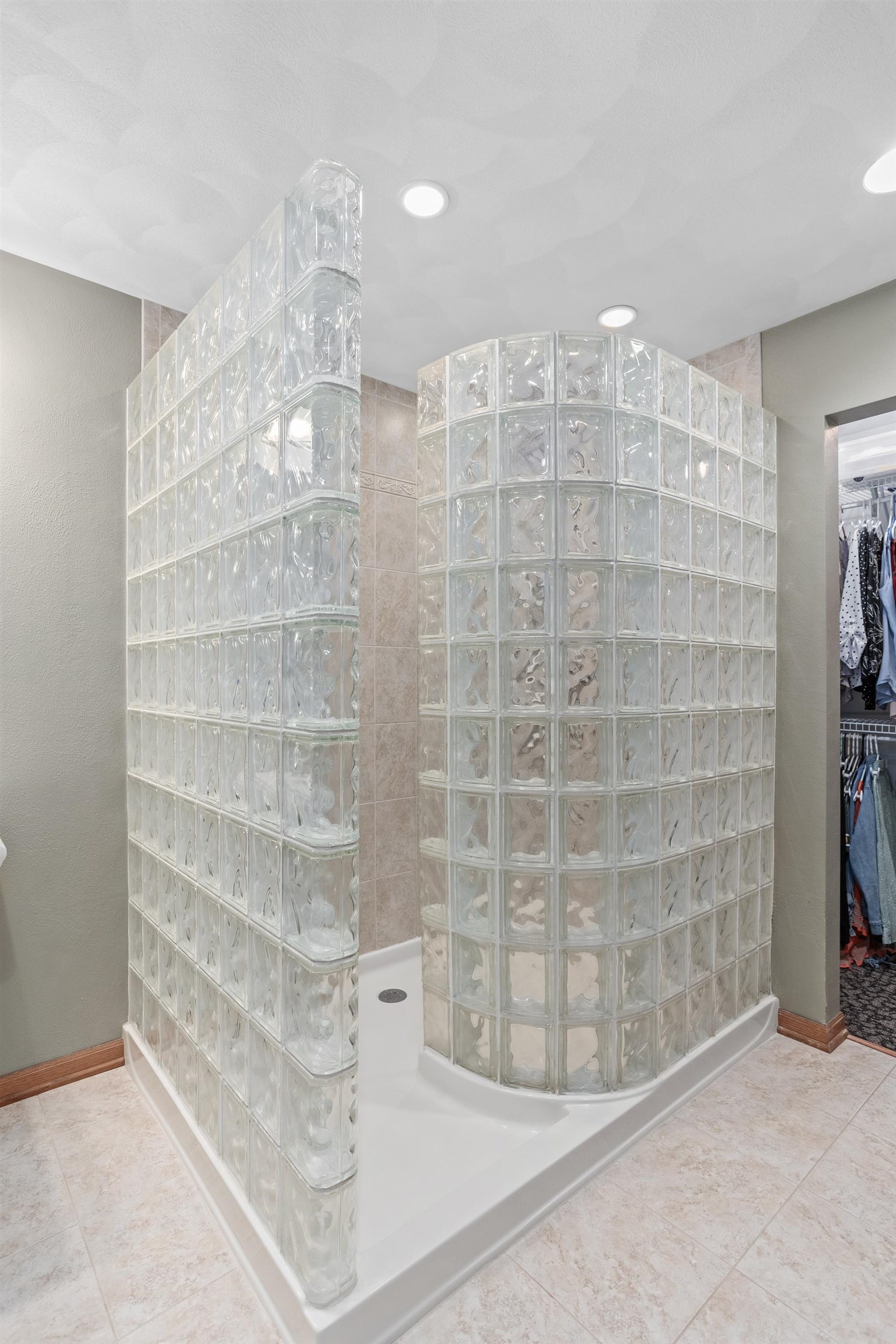 13294 Weatherfield Way Roscoe, IL 61073 - Photo 30 of 38 a bathroom with a shower