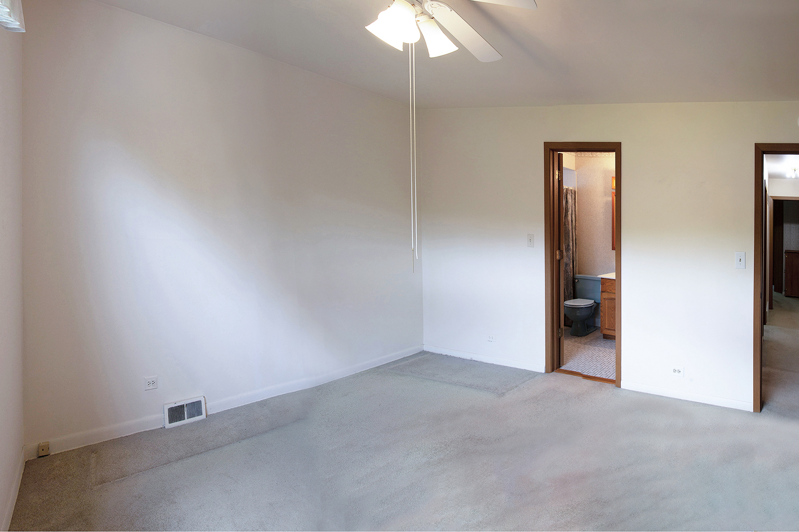921 Iowa Avenue Addison, IL 60101 - Photo 16 of 30