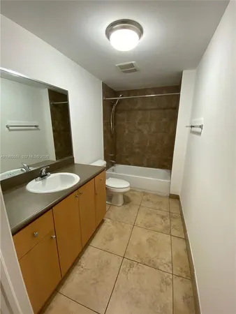 $1,990 | 435 Southwest 12th Avenue, Unit 605, Miami, FL 33130