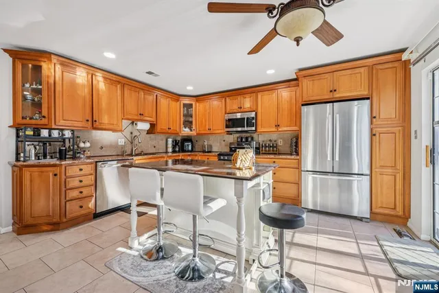 $692,000 | 26 Eider Court, Wayne, NJ 07470