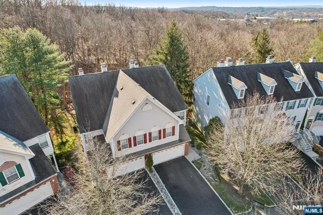 $692,000 | 26 Eider Court, Wayne, NJ 07470