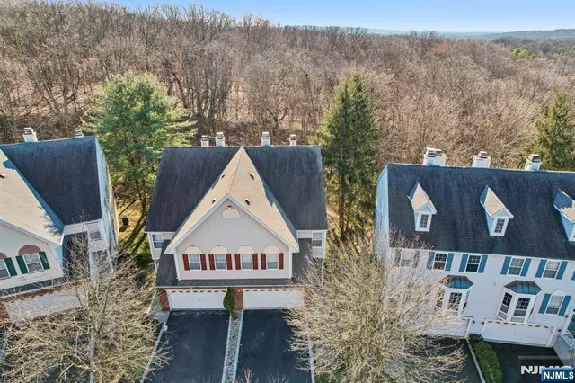 $692,000 | 26 Eider Court, Wayne, NJ 07470