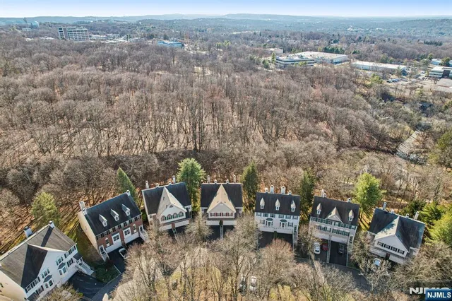 $692,000 | 26 Eider Court, Wayne, NJ 07470