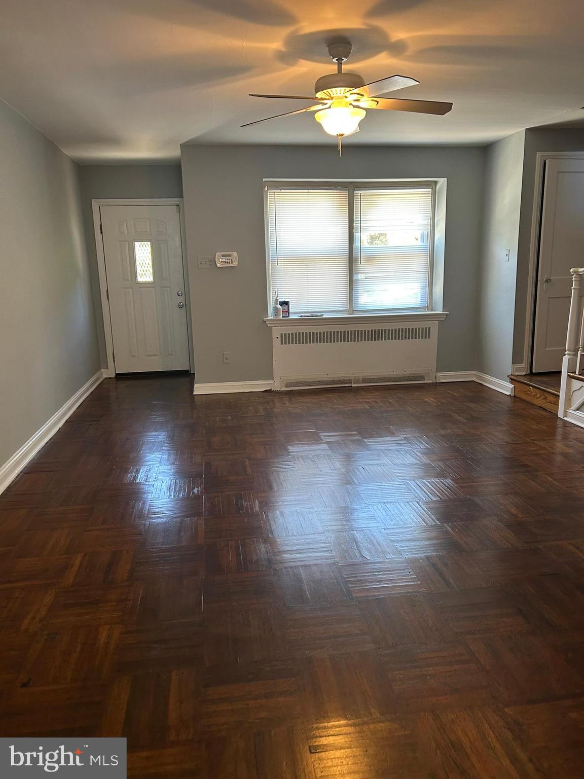 608 Briarcliff Road Upper Darby, PA 19082 - Photo 3 of 14 Living Rm