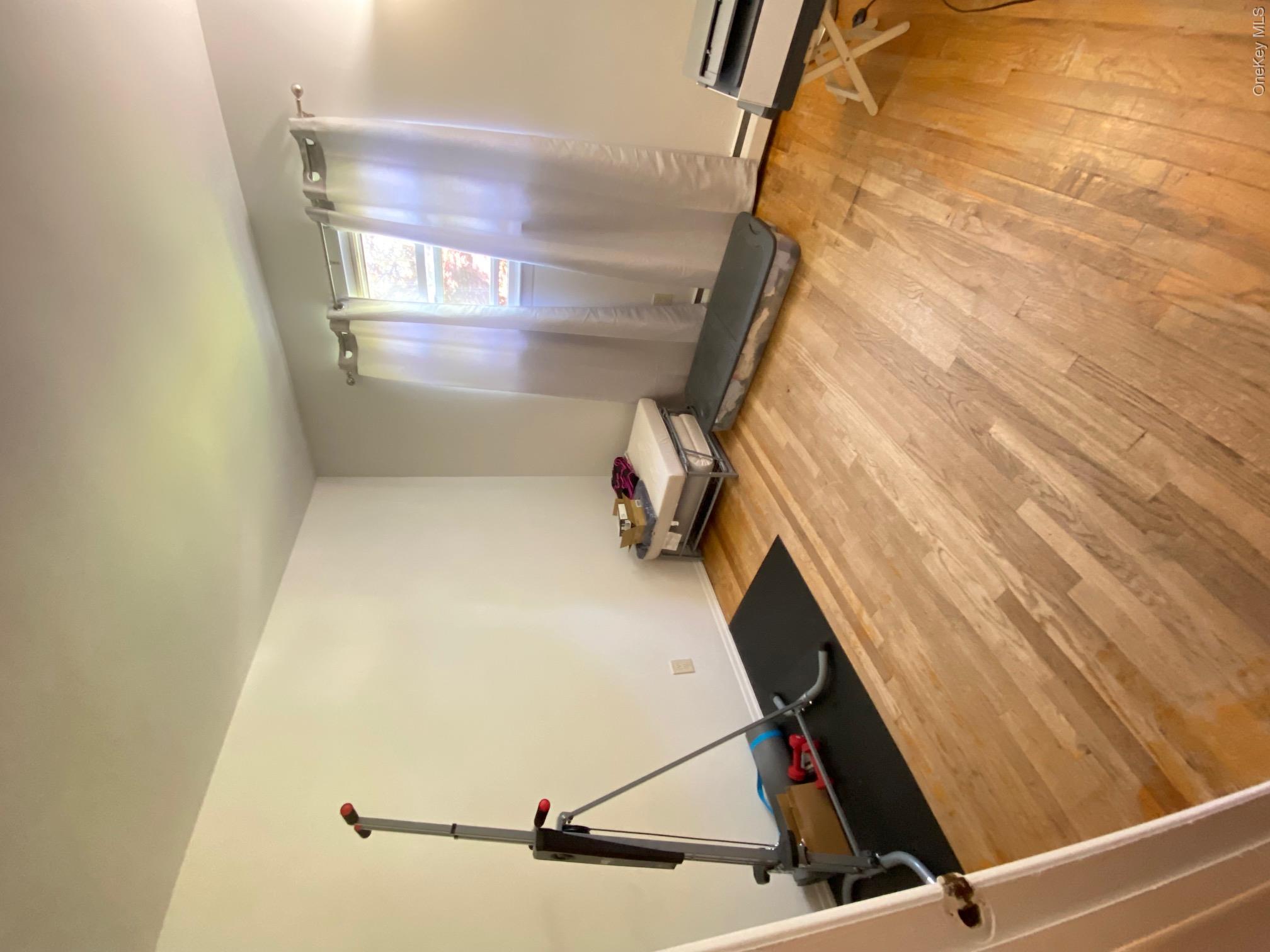 34 Inwood Road Port Washington, NY 11050 - Photo 10 of 21