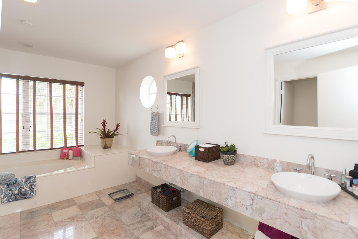 10912 Tea Olive Lane Boca Raton, FL 33498 - Photo 42 of 86 10912 Tea Olive Ln Boca Raton-large-040-