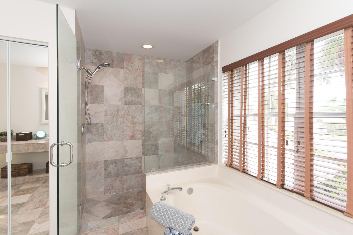 10912 Tea Olive Lane Boca Raton, FL 33498 - Photo 44 of 86 10912 Tea Olive Ln Boca Raton-large-042-