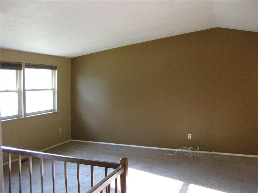 149 Summit Ridge Drive Bridgeville, PA 15017 - Photo 5 of 20 Living Room