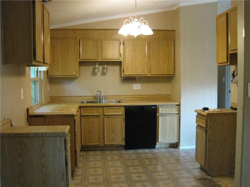 149 Summit Ridge Drive Bridgeville, PA 15017 - Photo 9 of 20 Kitchen