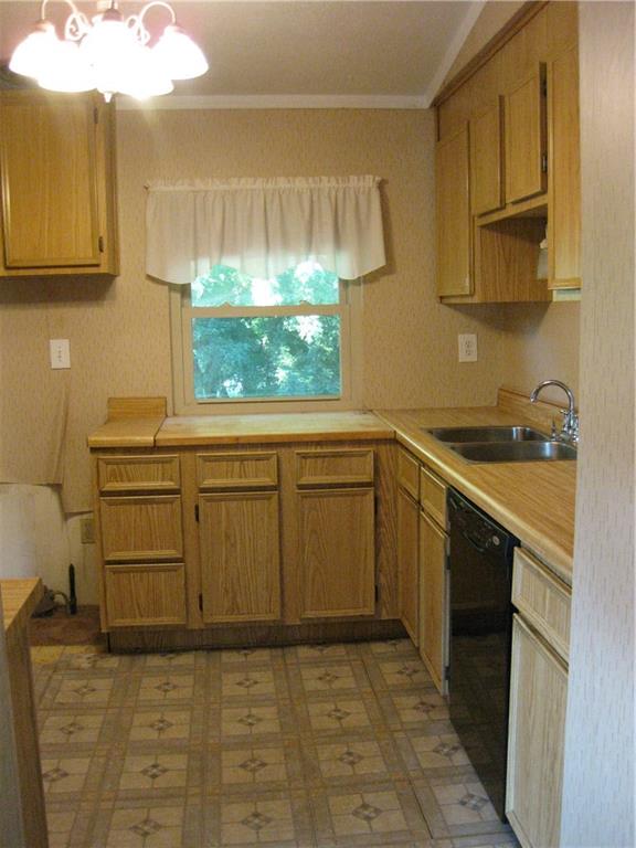 149 Summit Ridge Drive Bridgeville, PA 15017 - Photo 10 of 20 Kitchen