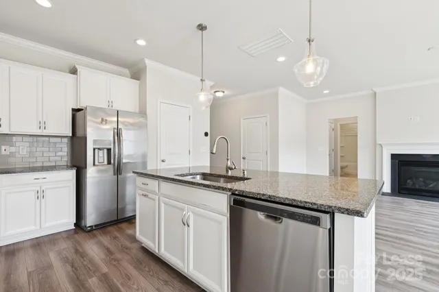 $3,300 | 17121 Carolina Pine Row, Charlotte, NC 28278